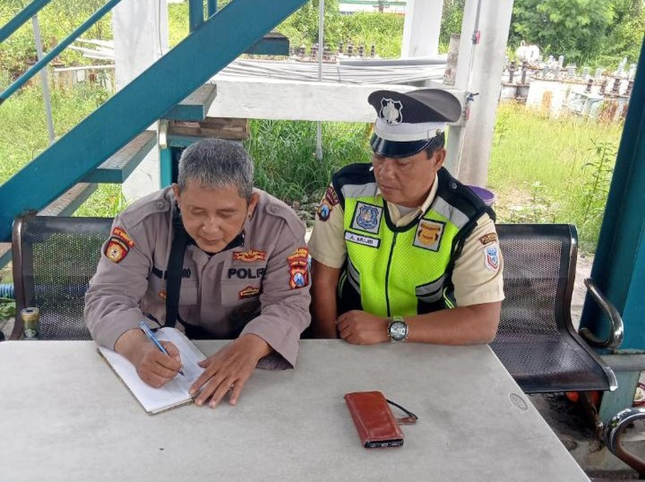 Polsek Asemrowo Patroli Dialogis di PLN Tambak Langon, Perkuat Pengamanan Objek Vital