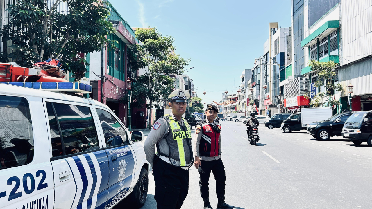Polsek Pabean Cantikan Patroli Kamtibmas di Jalan Kembang Jepun, Antisipasi Kerawanan 3C