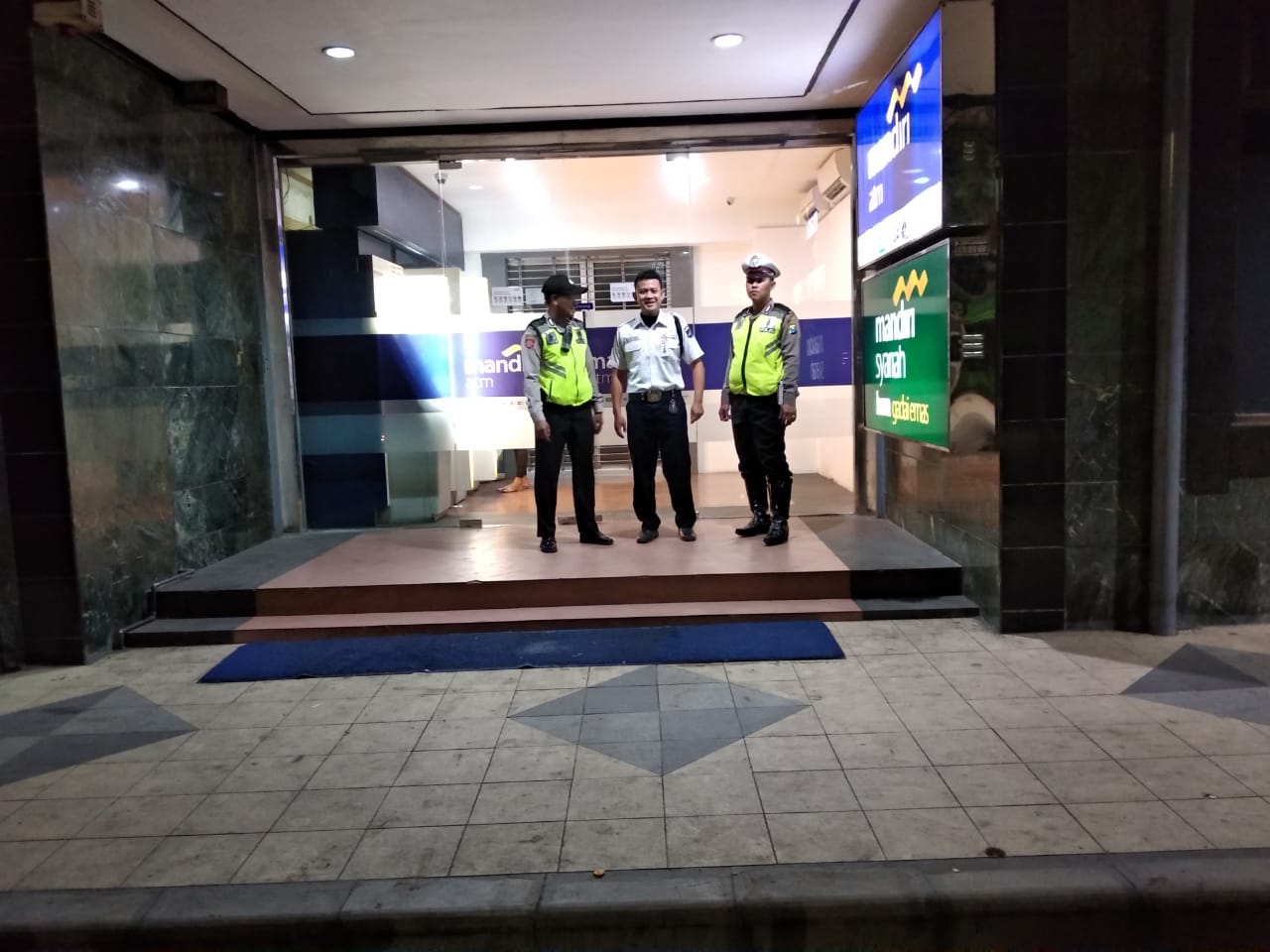 Jaga Keamanan Wilayah, Polsek Pabean Cantikan Rutin Patroli Malam