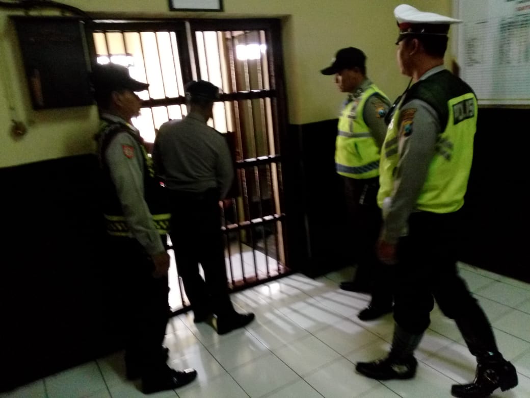 Cegah Tahanan Melarikan Diri,  Polsek Pabean Cantikan Lakukan Pengecekan Rutin