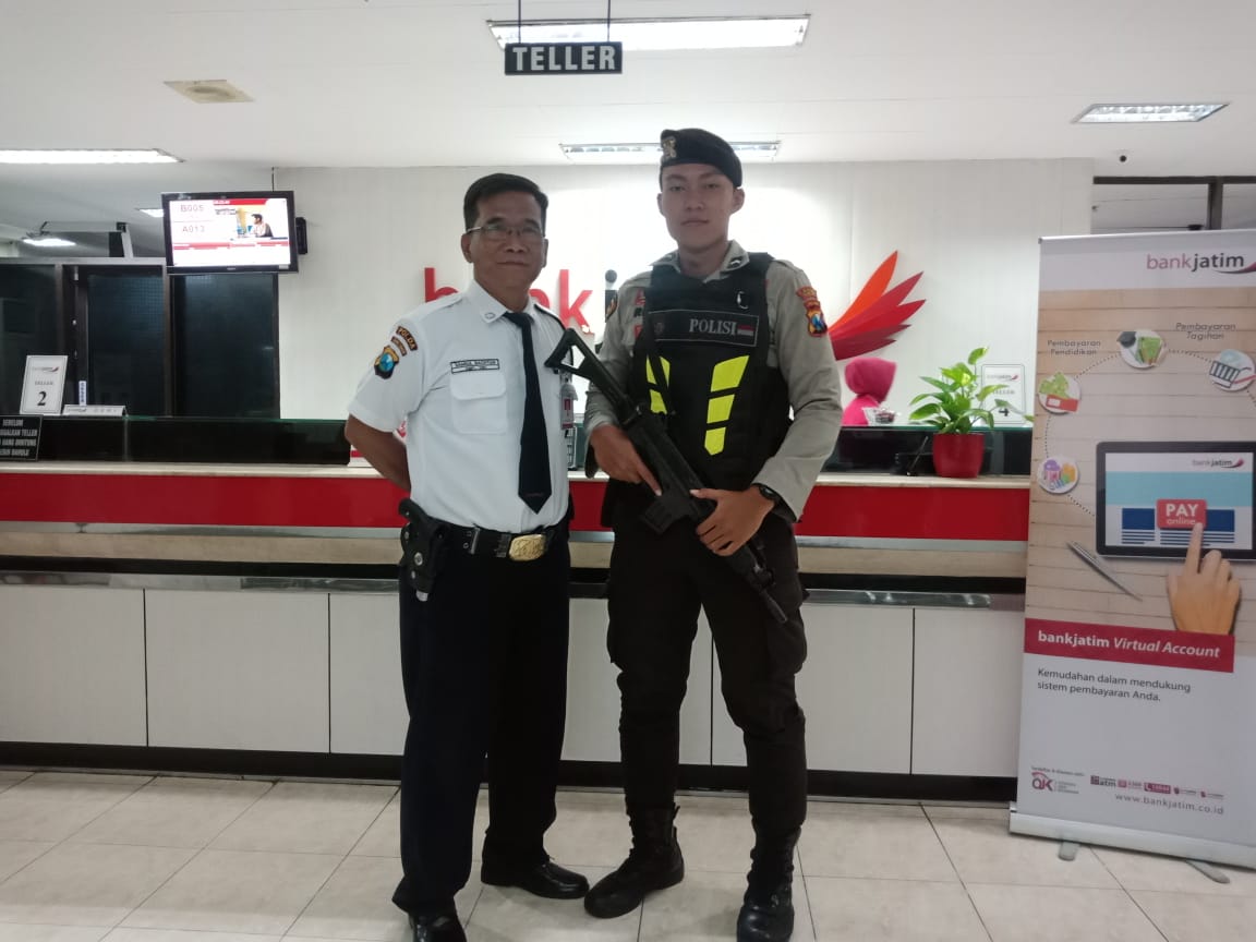 Satsabhara Polres Tanjung Perak Lakukan Pengamanan Perbankan