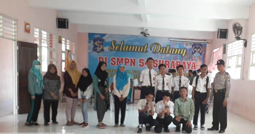 Babinkamtibmas Bulak Gelar Rabu Narsis di SMPN 54
