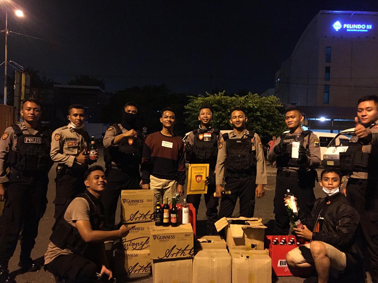 Satsabhara Polres Tanjung Perak Sita 15 Dos Miras Berbagai Merk