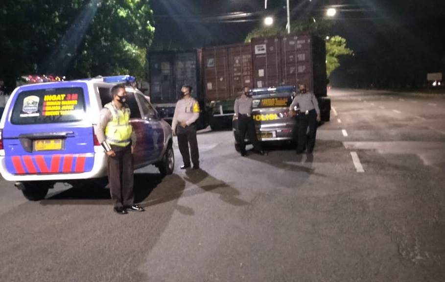 Polsek Asemrowo Gelar Patroli Mobile Malam Hari, Ciptakan Rasa Aman Pada Masyarakat