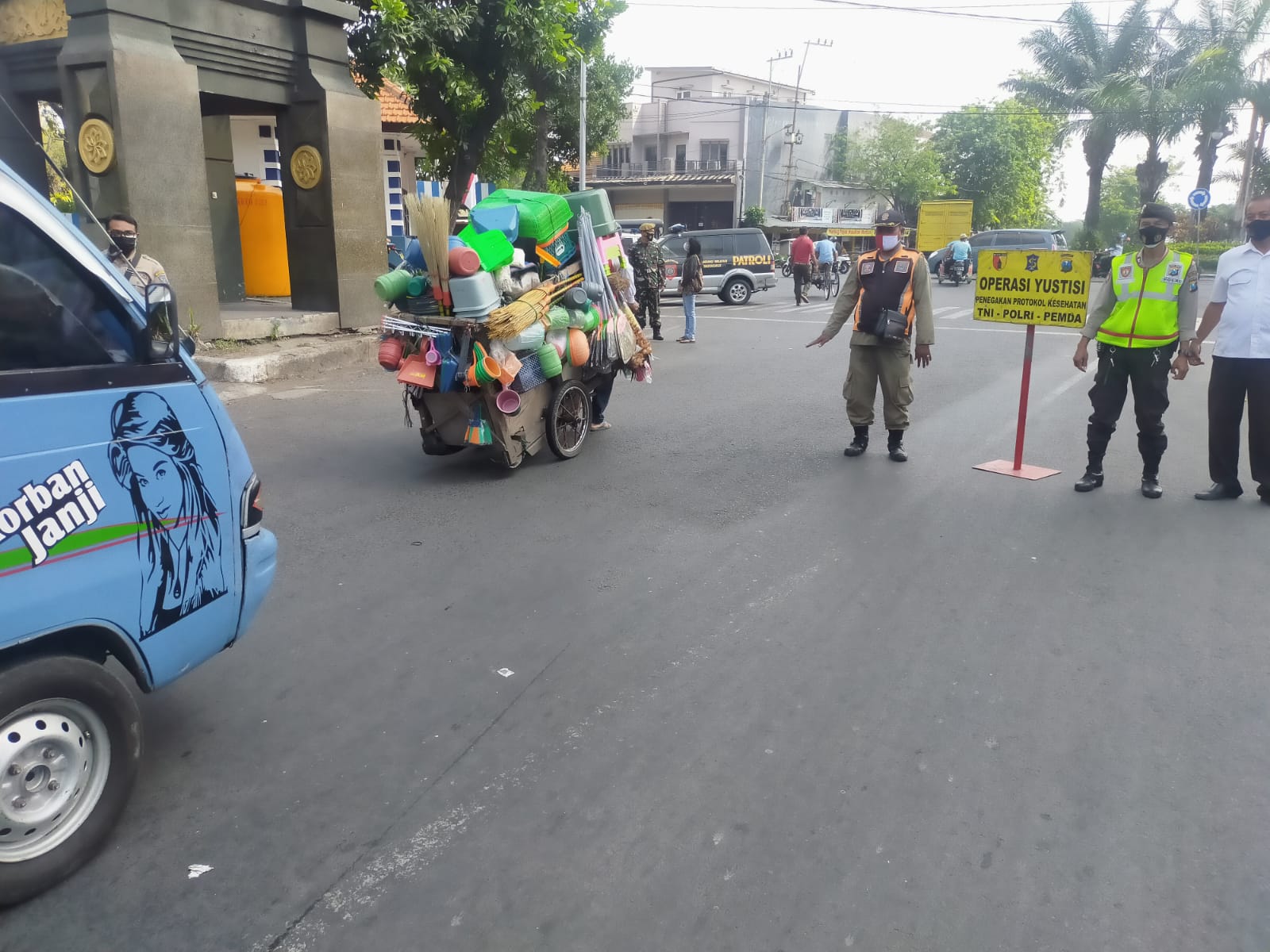 Polsek Semampir Laksanakan Operasi Penertiban Masker Bareng Personil Gabungan, Jaring 5 Pelanggar