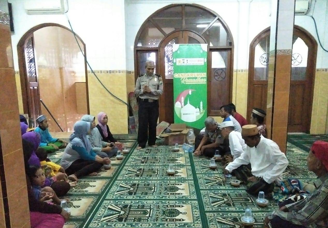 Polsek Asemrowo Cangkrukan Bersama Jamaah Masjid Al Hidayah