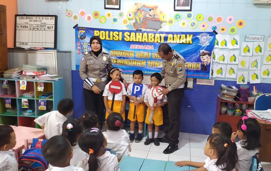 Satlantas Polres Tanjung Perak Gelar Kegiatan Polsanak di TK Kemala Bhayangkari