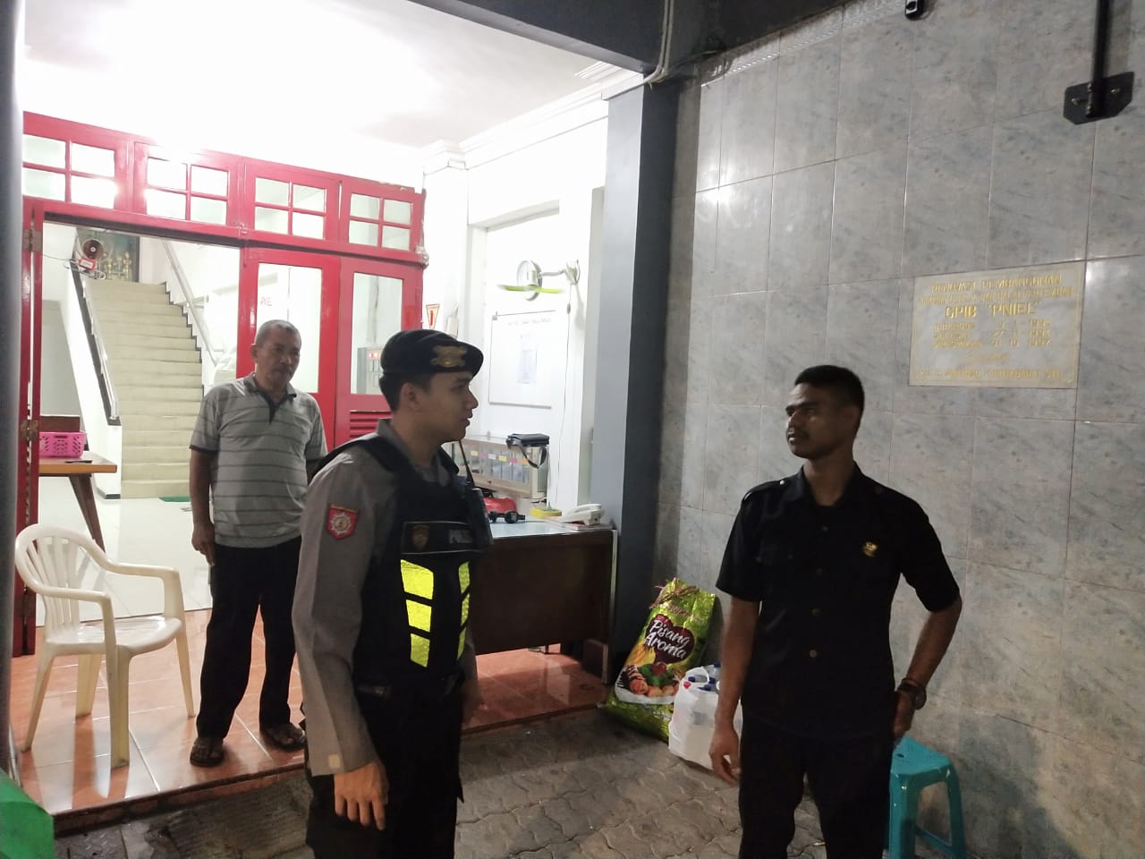 Satsabhara Polres Tanjung Perak Patroli Gereja, Antisipasi Kriminalitas & Teror
