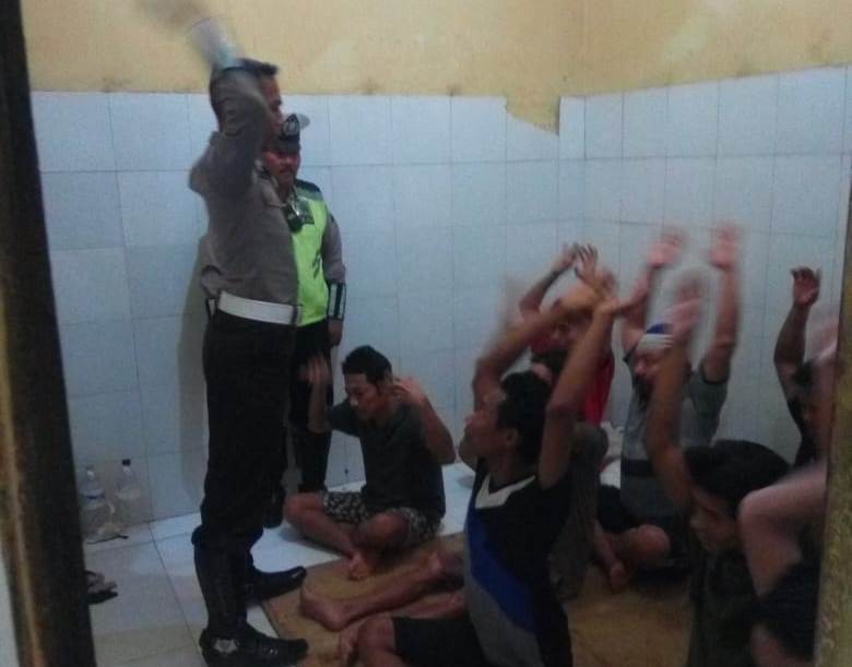 Antisipasi Tahanan Sakit, Polsek Asemrowo Rutii Lakukan Pengeekan