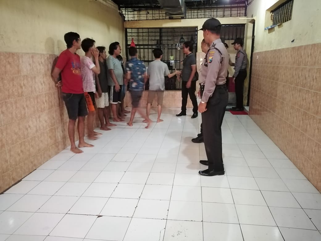 Polsek Krembangan Lakukan Pengecekan Rutin, Antisipasi Tahanan Sakit