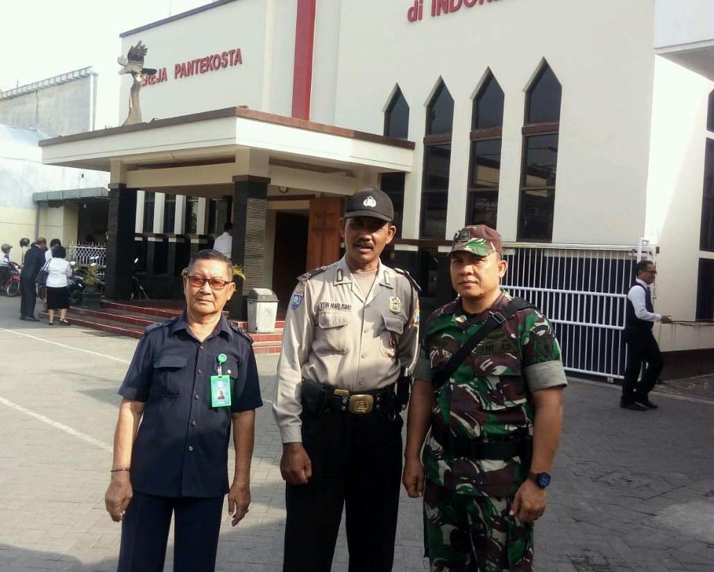 Babinkamtibmas Perak Timur Kawal Kebaktian Minggu di Gereja Pantekosta