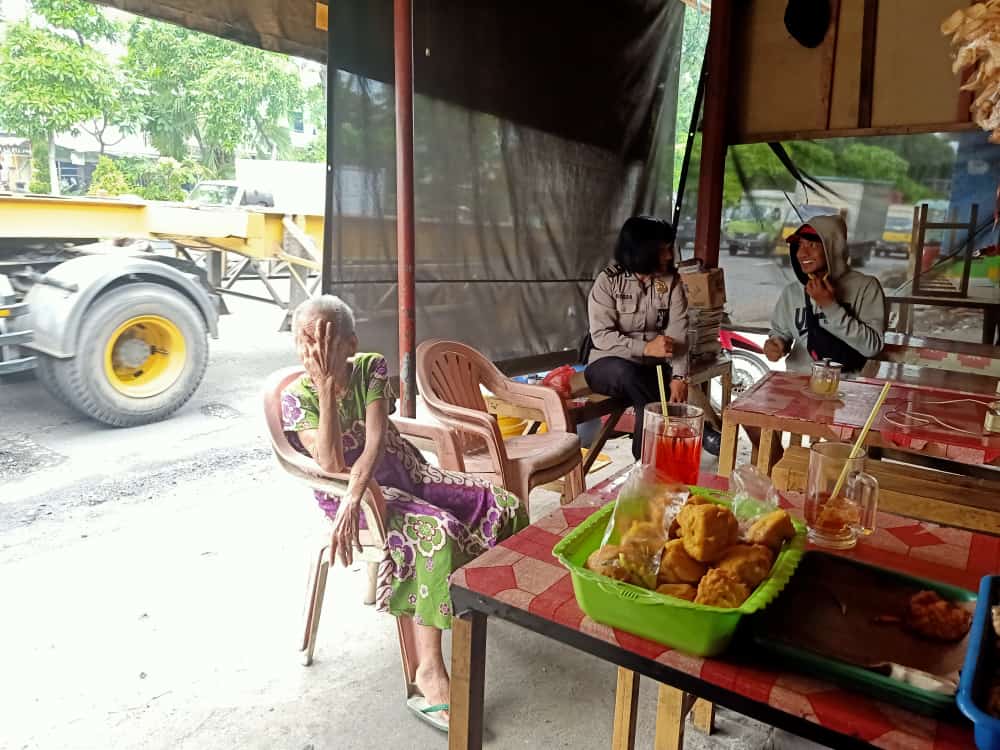Panit Binmas Polsek Krembangan Sambang Pemilik Warkop, Sampaikan Penyuluhan Bahaya Narkoba