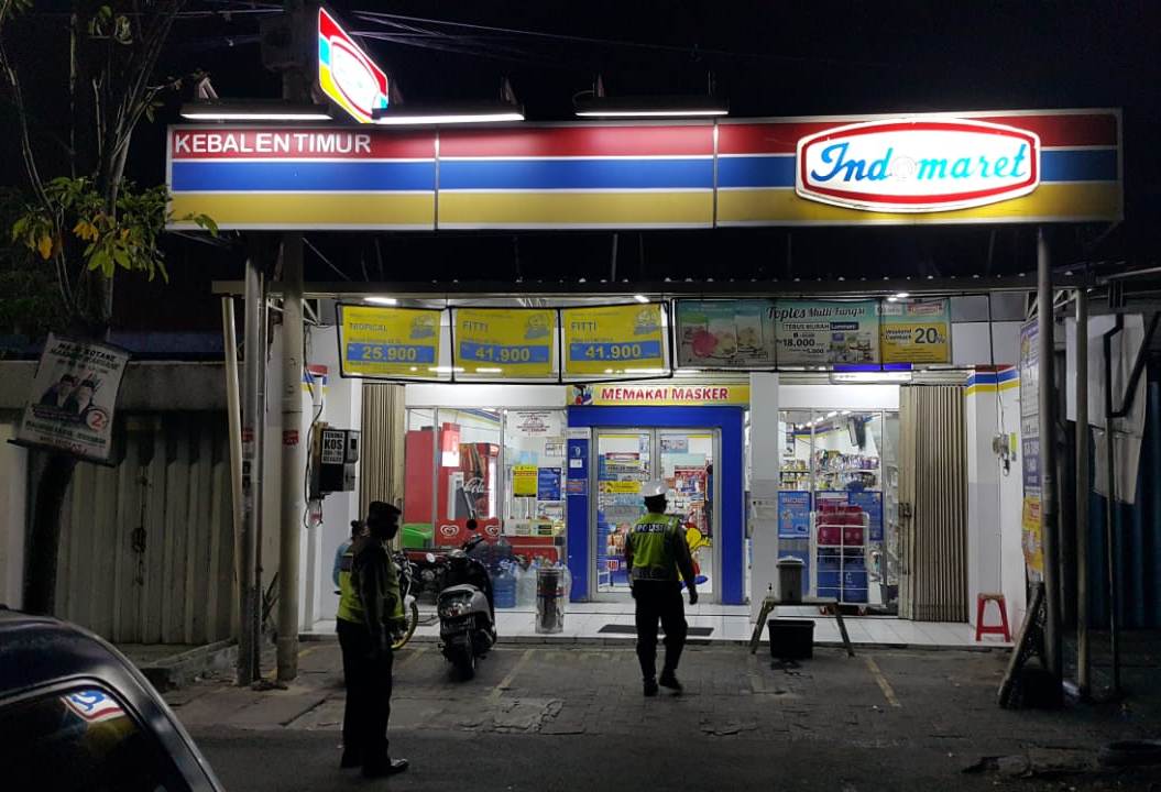 Polsek Pabean Cantikan Gelar Patroli Malam di Mini Market, Antisipasi 3C