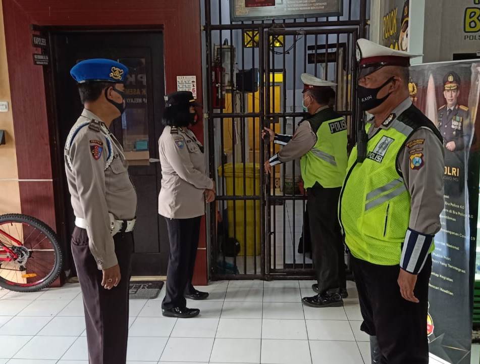 Antisipasi Tahanan Sakit & Penyelundupan Barang Terlarang, Polsek Asemrowo Lakukan Pengecekan