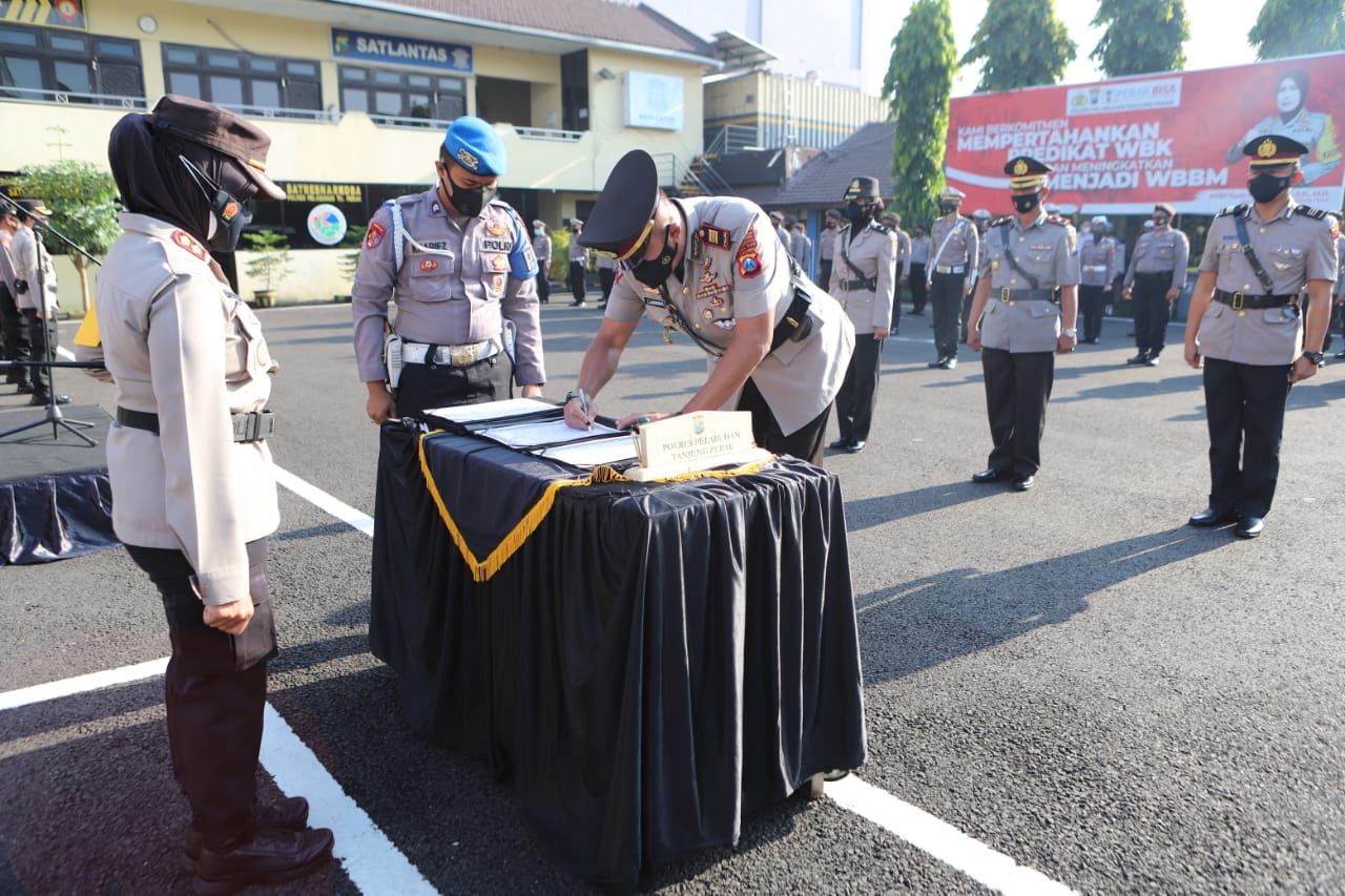 Kapolres Tanjung Perak Lantik 2 Pejabat Baru, Kapolsek Kenjeran & Kasat Lantas