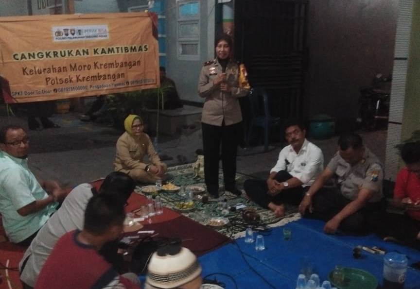 Gelar Cangkrukan Senin Militan, Polsek Krembangan Beri Pesan Waspada Hoax