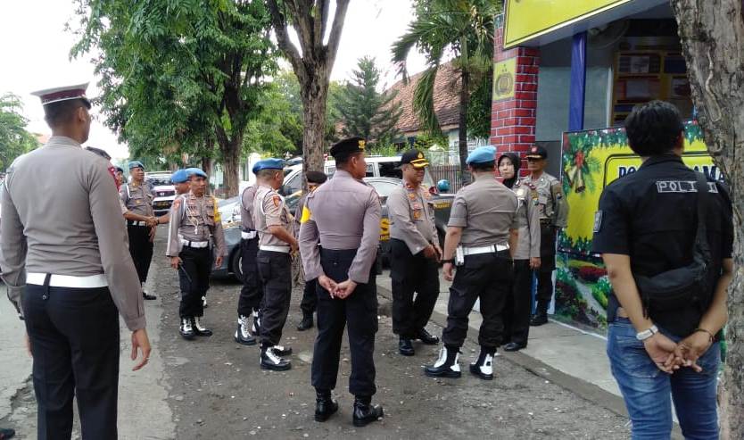 Wakapolres Tanjung Perak Dampingi Kunjungan Tim Supervisi Biro Provos Divpropam Polri Pantau Pospam