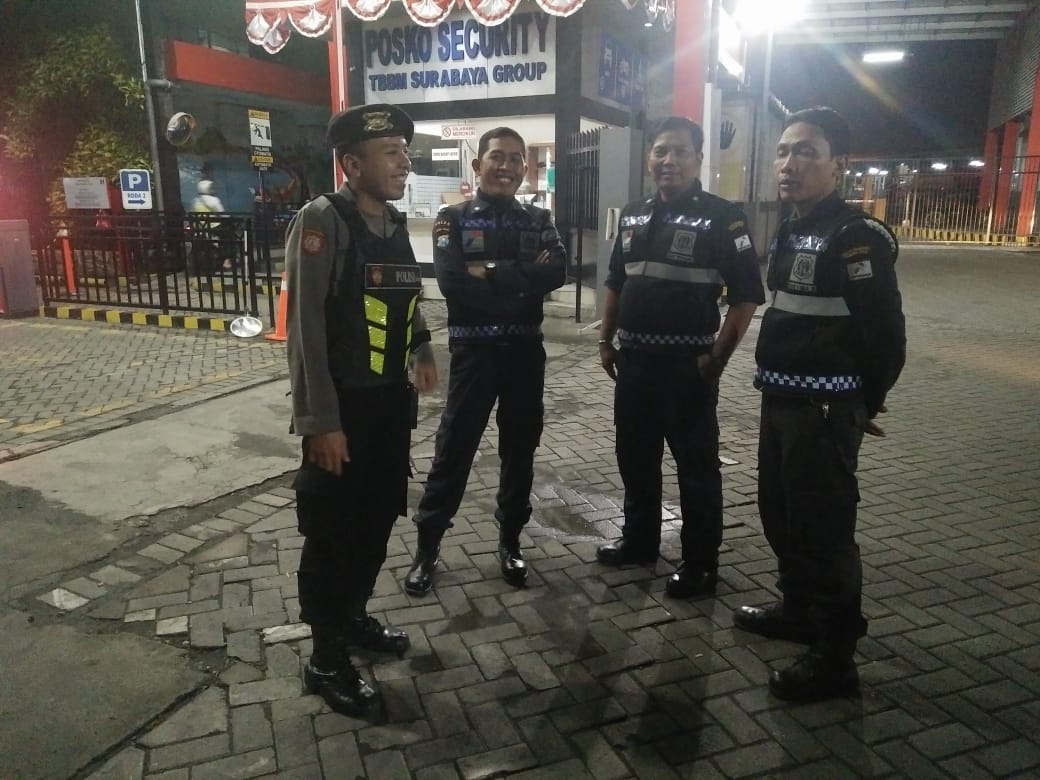 Satsabhara Polres Tanjung Perak Gelar Patroli Malam di Depo Pertamina