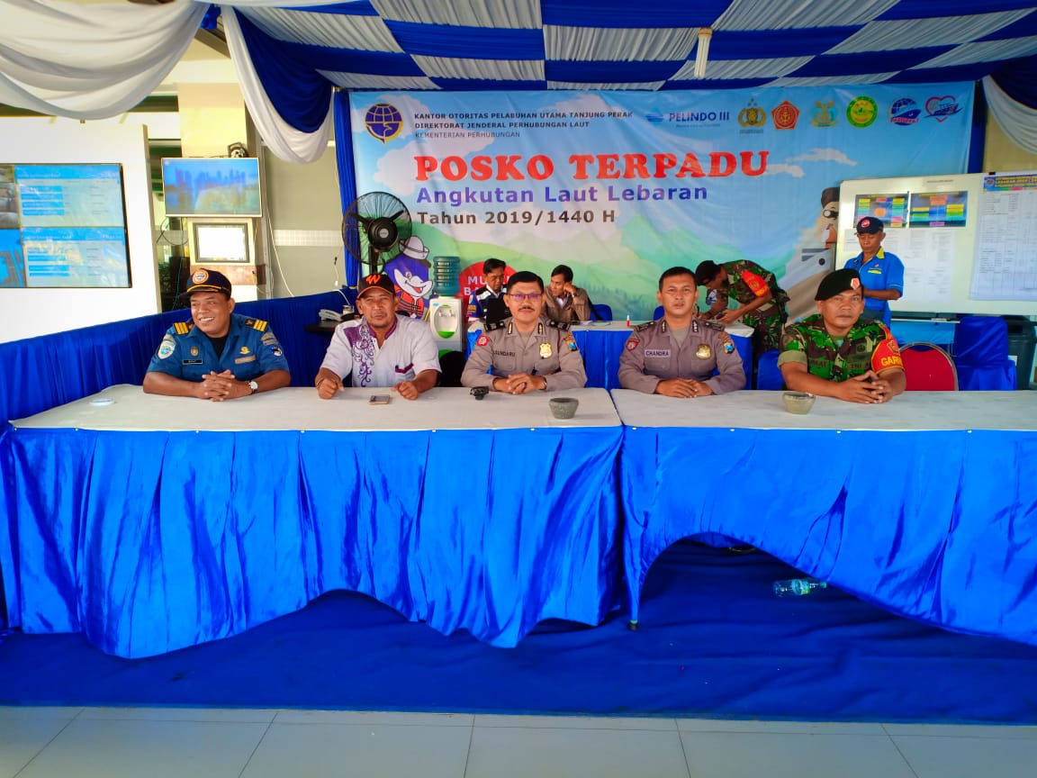 Satsabhara Polres Tanjung Perak Lakukan Penjagaan di Posko Terpadu Pelabuhan  GSN