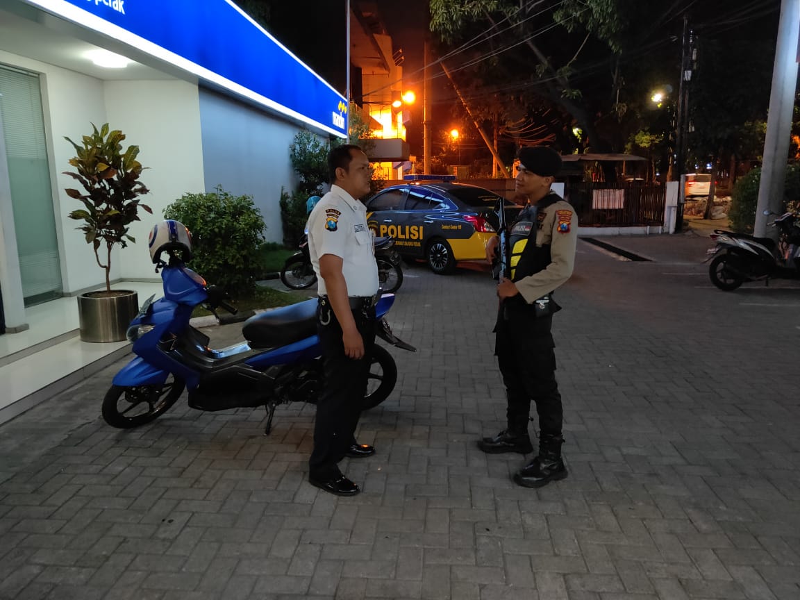 Satsabhara Polres Tanjung Perak Gelar Patroli Perbankan