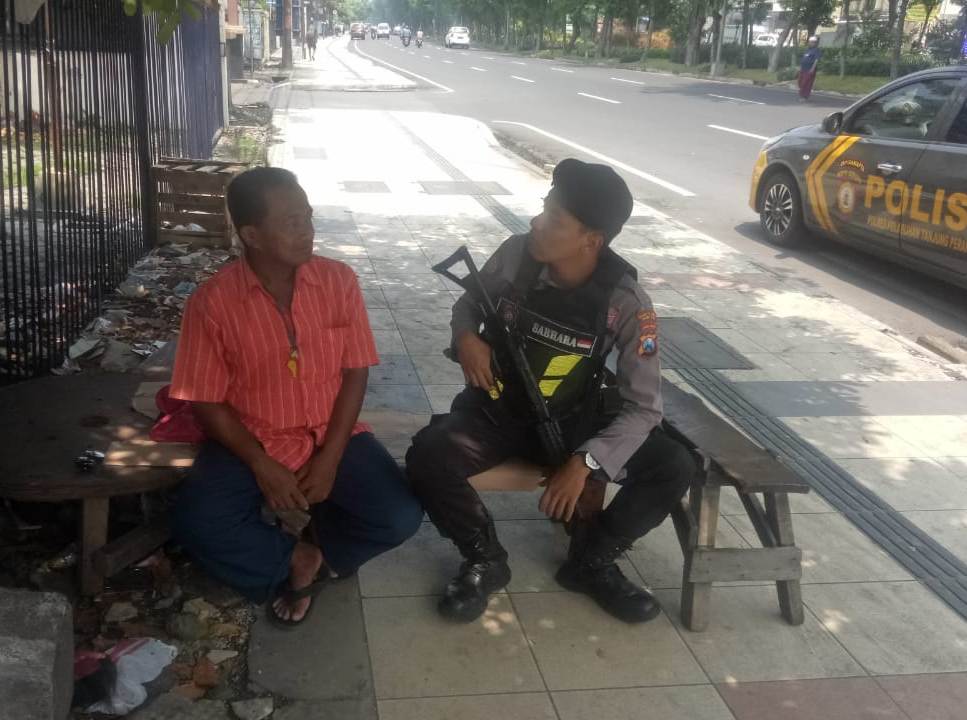 Satsabhara Polres Tanjung Perak Gelar Patroli di Pemukiman, Ciptakan Rasa Aman Pada Masyarakat