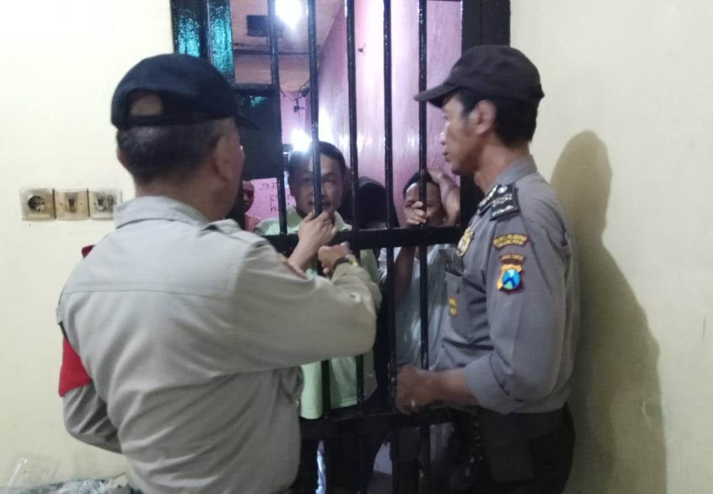 Antisipasi Tahanan Sakit, Polsek Semampir Lakukan Pengecekan Rutin