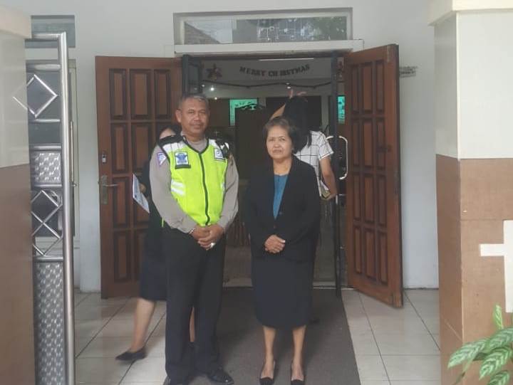 Polsek Krembangan Lakukan Pengamanan Kebaktian di Gereja Sangihe Talaud