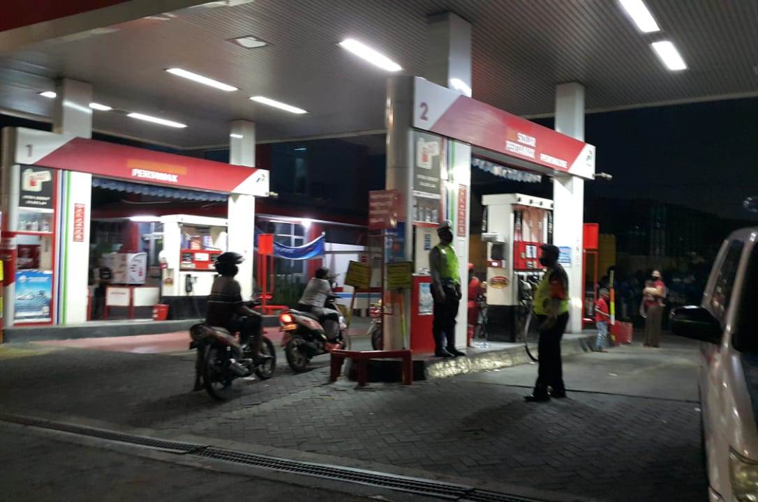 Polsek Pabean Cantikan Pantau Keamanan SPBU di Malam Hari