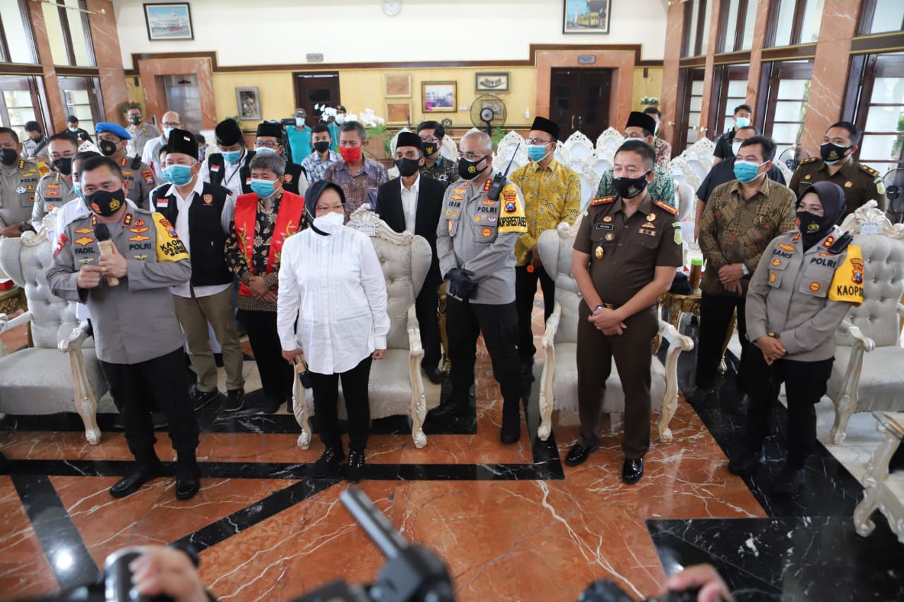 Kapolres Tanjung Perak Tandatangani Deklarasi Jogo Suroboyo Damai di Balaikota