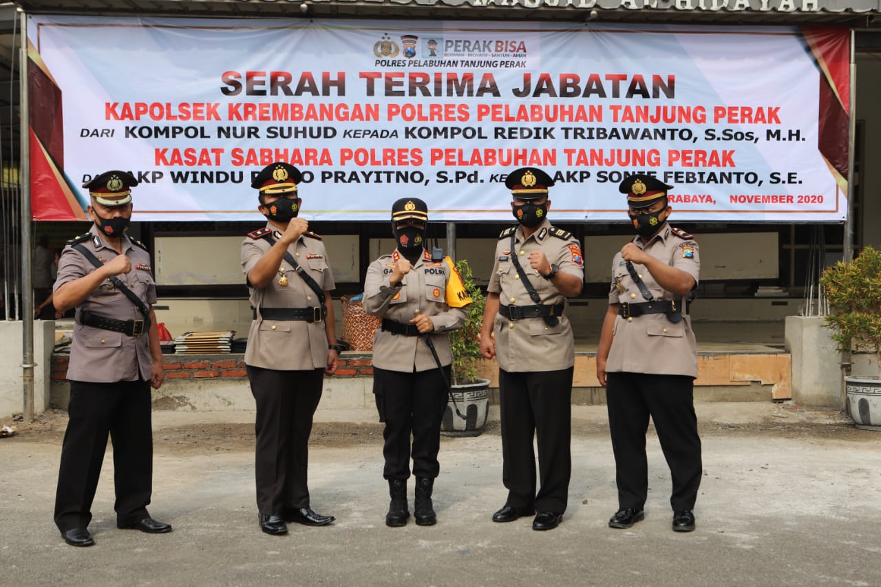 Kapolres Tanjung Perak Pimpin Upacara Sertijab Kasat Sabhara & Kapolsek Krembangan