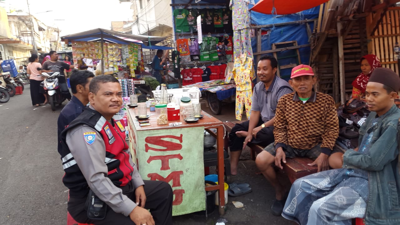 Babinkamtibmas Krembangan Utara Sampaikan Pesan Waspada Berita Hoax