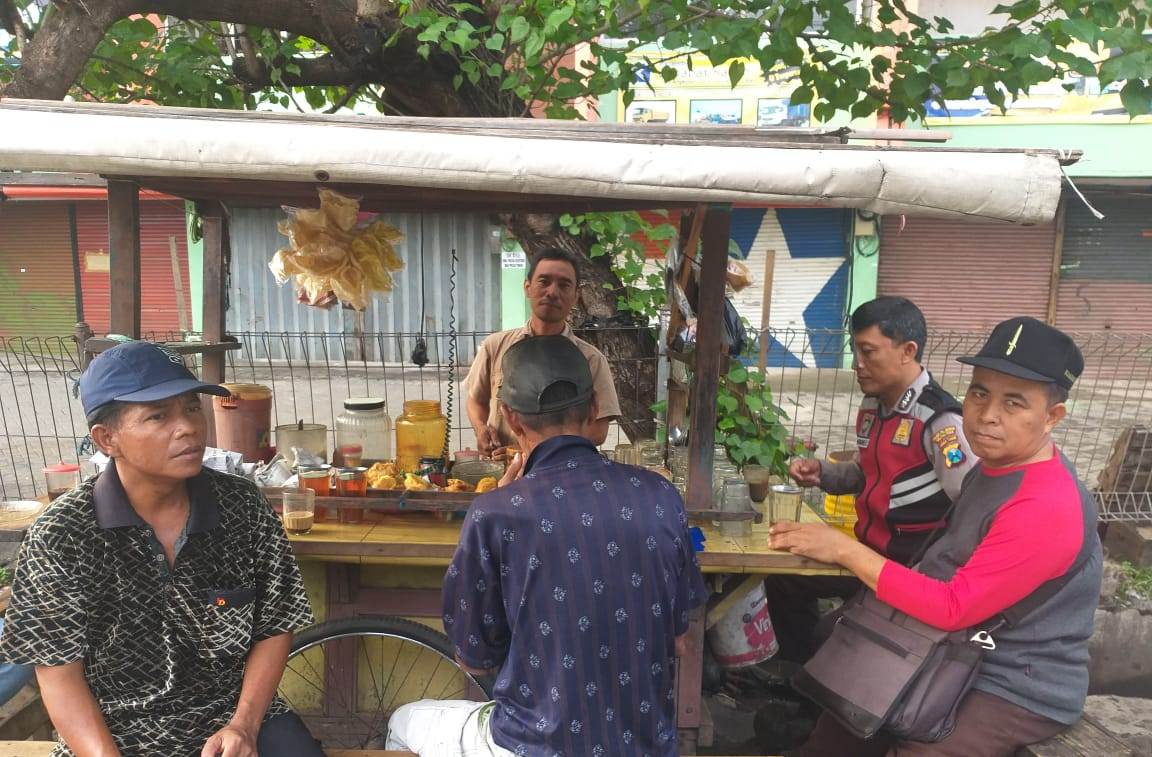 Babinkamtibmas Bongkaran Sampaikan Pesan Waspada Demam Berdarah