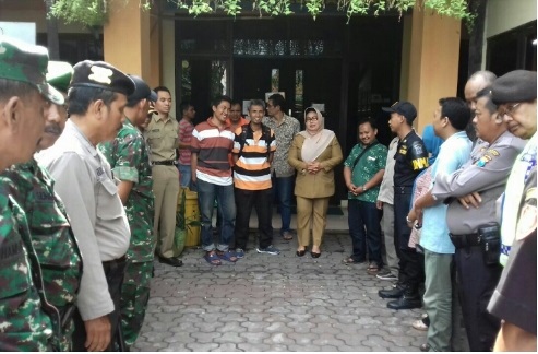 Polsek Semampir Amankan Pembukaan Segel Kotak Penyimpanan Surat Suara