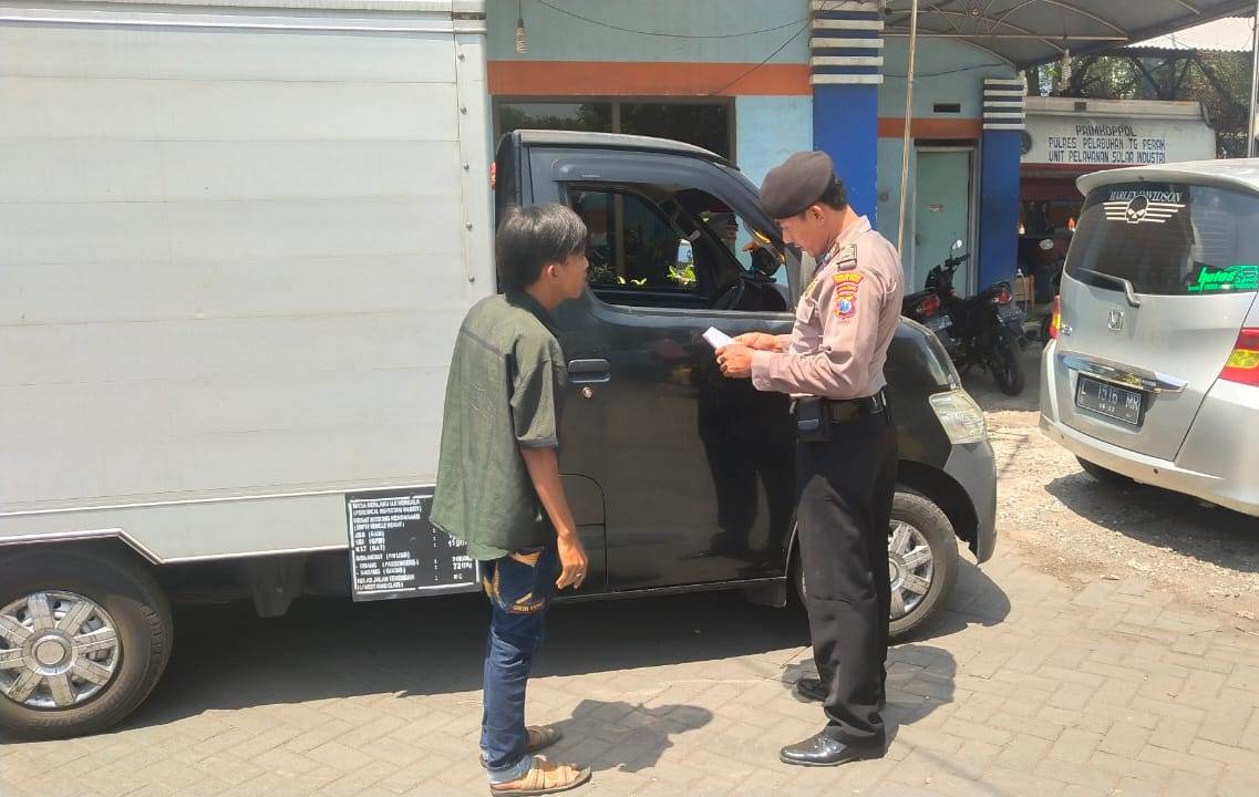 Satsabhara Polres Tanjung Perak Patroli Obyek Vital, Antisipasi Kerawanan