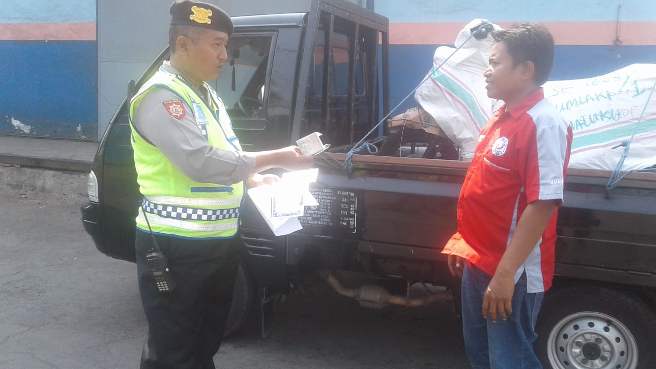 Periksa Kelengkapan Surat Motor Yang Akan Dikirim Lewat Laut