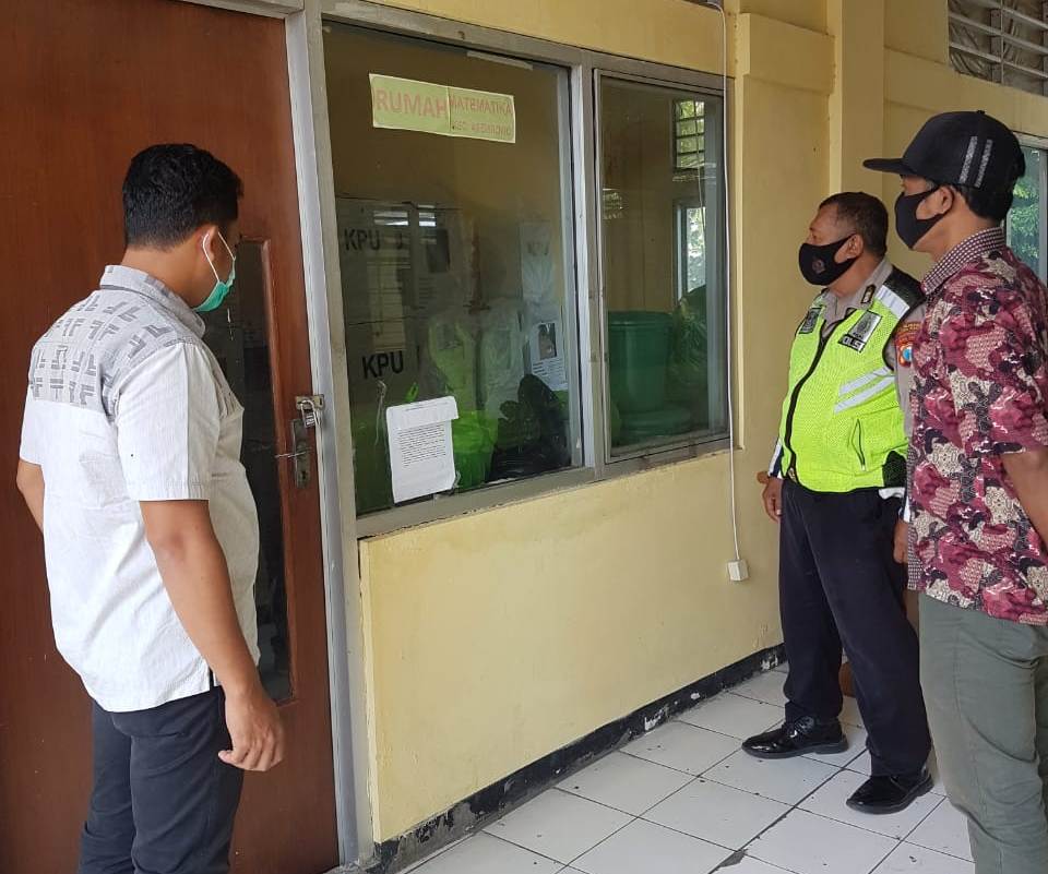 Polsek Asemrowo Kontrol PPK, Pantau Keamanan Logistik Pilwali