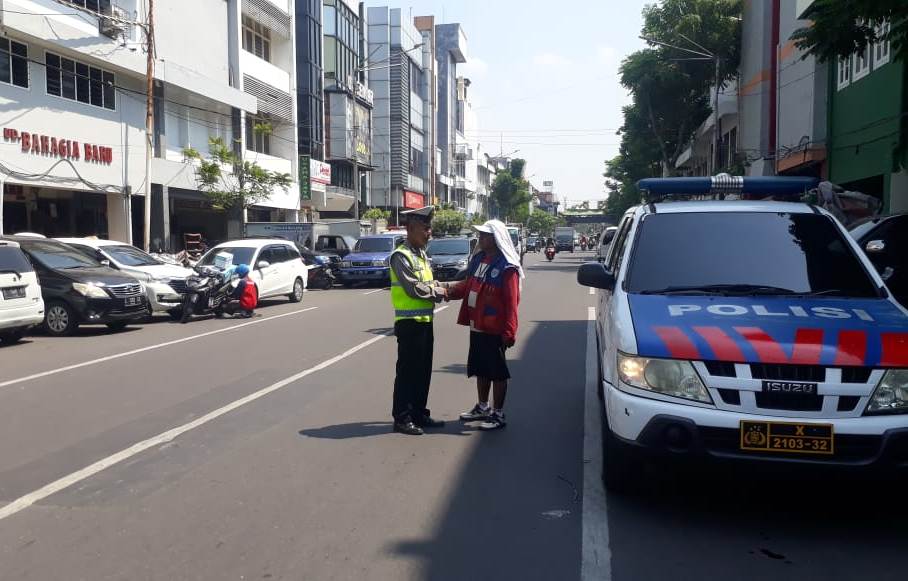 Antisipasi Kriminalitas, Unit Lantas Polsek Pabean Cantikan Lakukan Patroli di Pasar