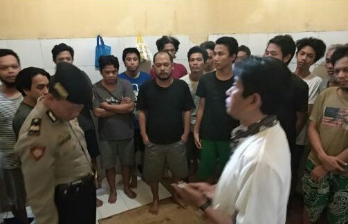 Periksa Kesehatan Tahanan, Polsek Asemrowo Lakukan Pengecekan Rutin