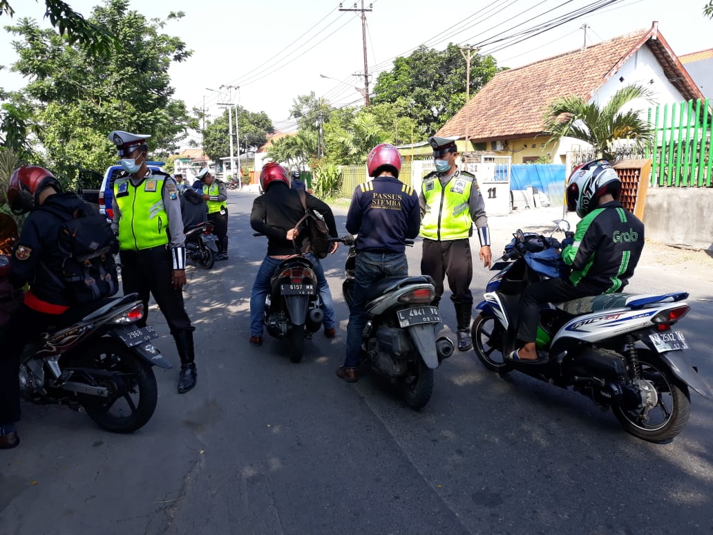 Polsek Asemrowo Gelar Operasi Lalin Dalam Rangka Cipkon
