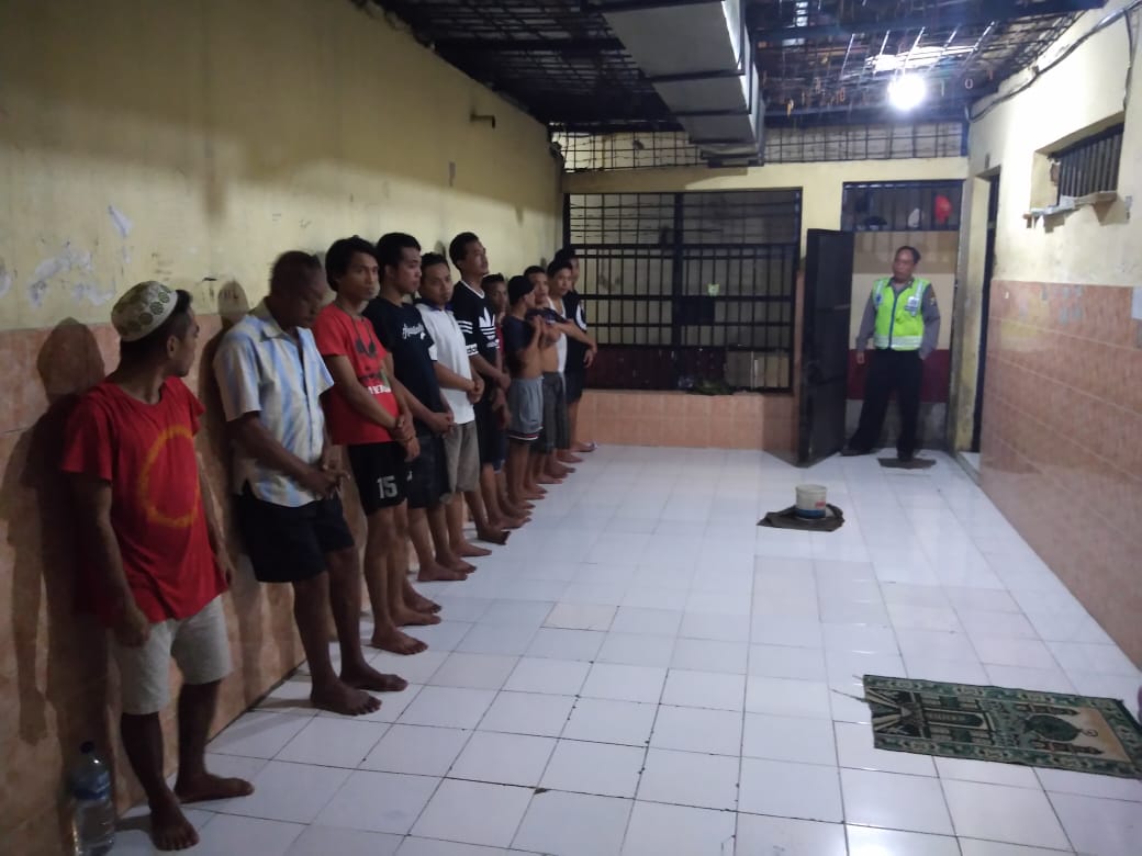 Cegah Tahanan Melarikan Diri, Polsek Krembangan Lakukan Pengecekan Rutin Pagi & Malam