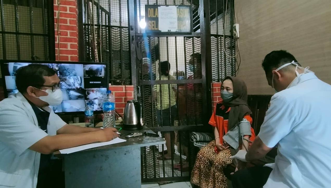 Urkes Polres Tanjung Perak Cek Kesehatan Tahanan