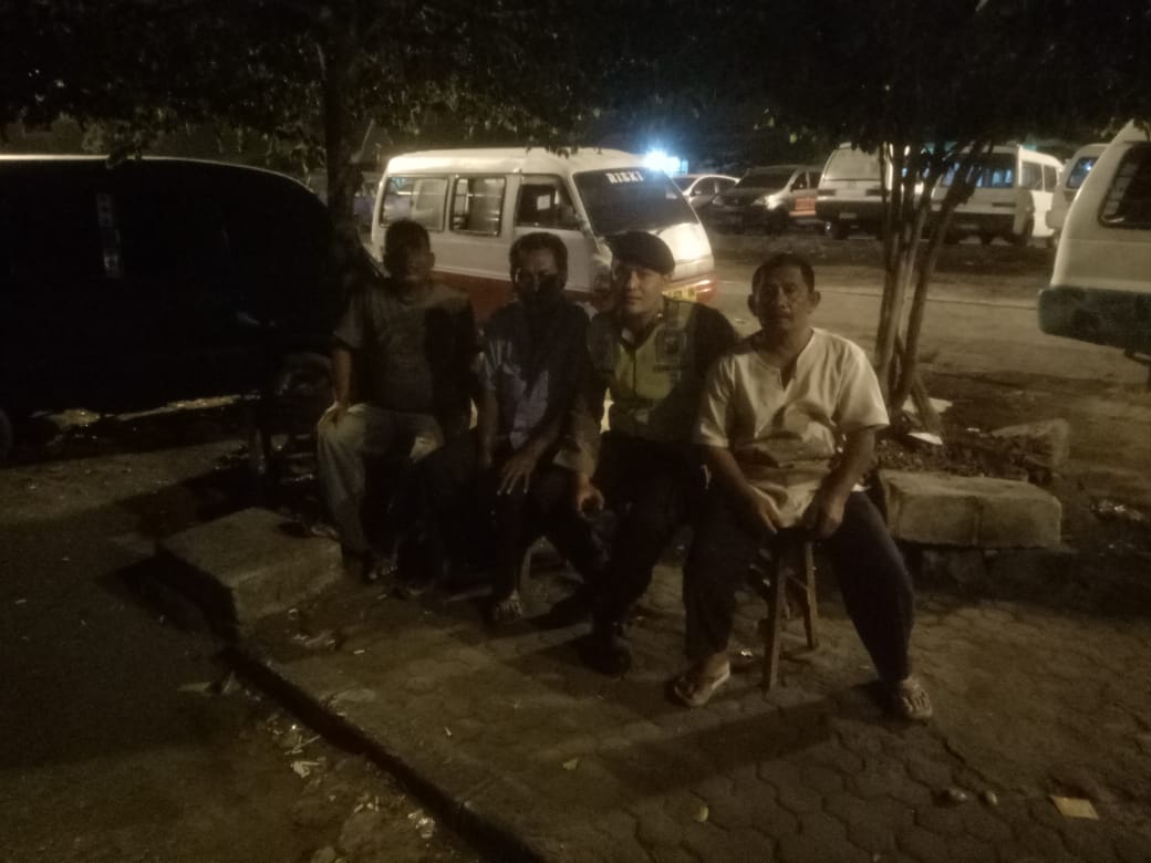 Satsabhara Polres Tanjung Perak Patroli Dialogis Dengan Para Sopir Angkot