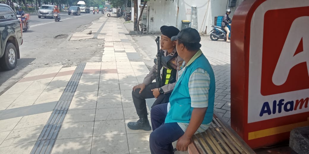 Satsabhara Polres Tanjung Perak Patroli Mini Market, Antisipasi 3C