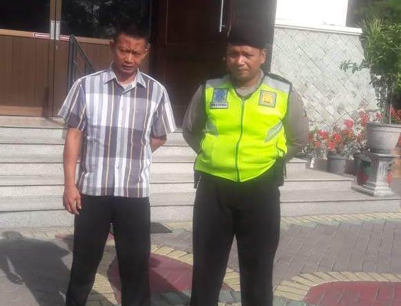 Polsek Krembangan Lakukan Pengamanan Ibadah di Gereja HKBP Tanjung Sadari