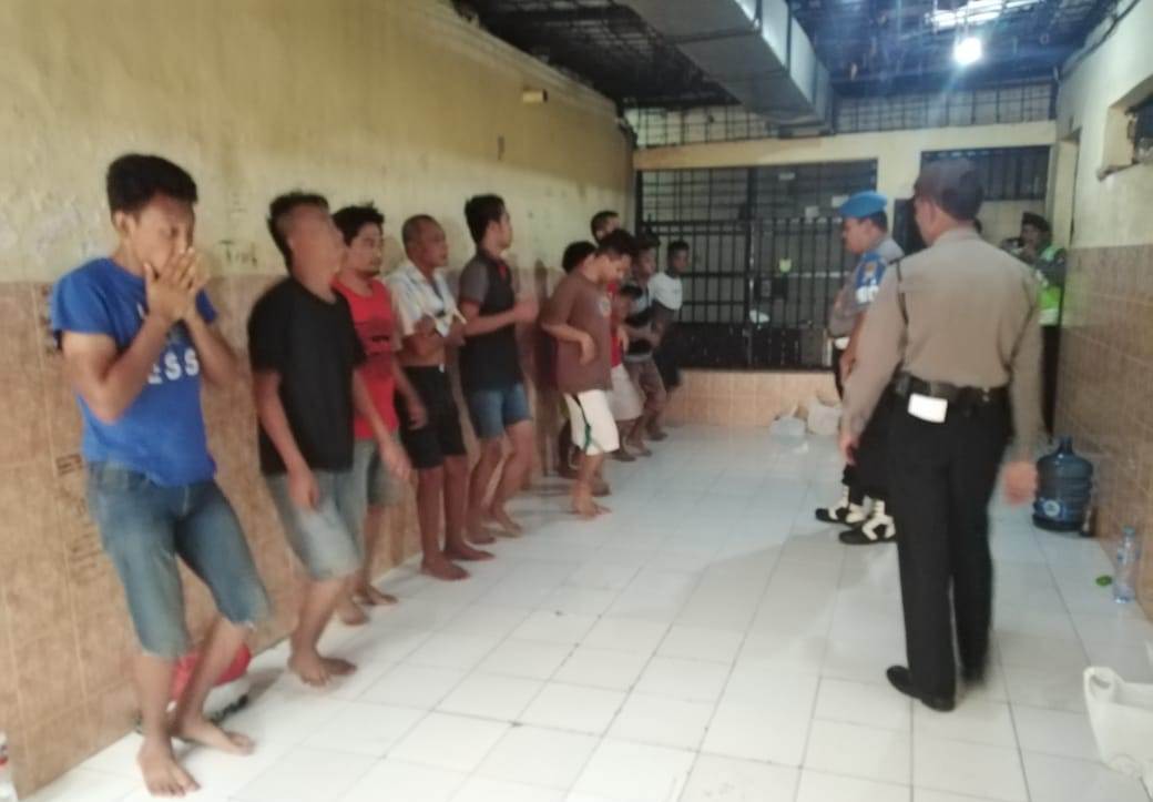 Polsek Krembangan Pantau Kondisi Kesehatan Tahanan, Lakukan Pengecekan Rutin
