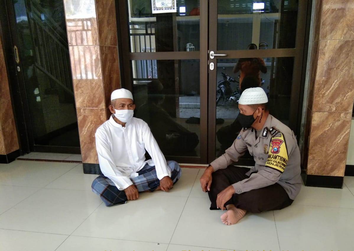 Babinkamtibmas Takal Kedinding Sampaikan Pesan Anti Hoax & Radikalisme