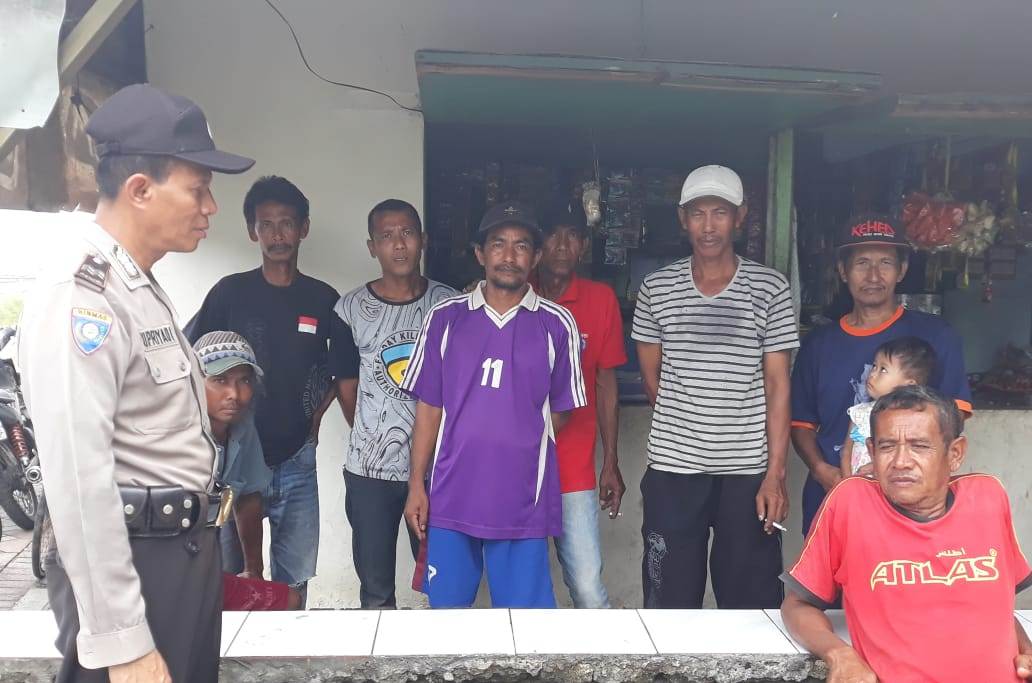 Babinkamtibmas Bulak Sampaikan Pesan Waspada Orang Tak Dikenal