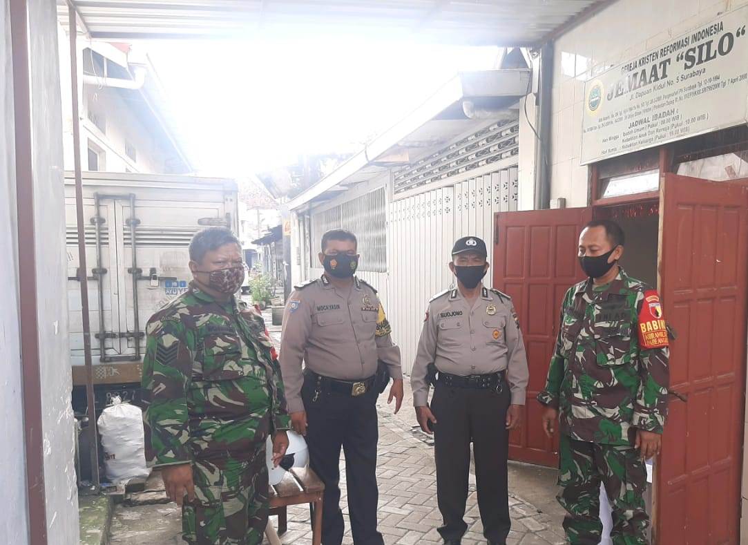 Kebaktian Awal Tahun di Gereja Silo Dikawal Personil Polsek Pabean Cantikan & Koramil