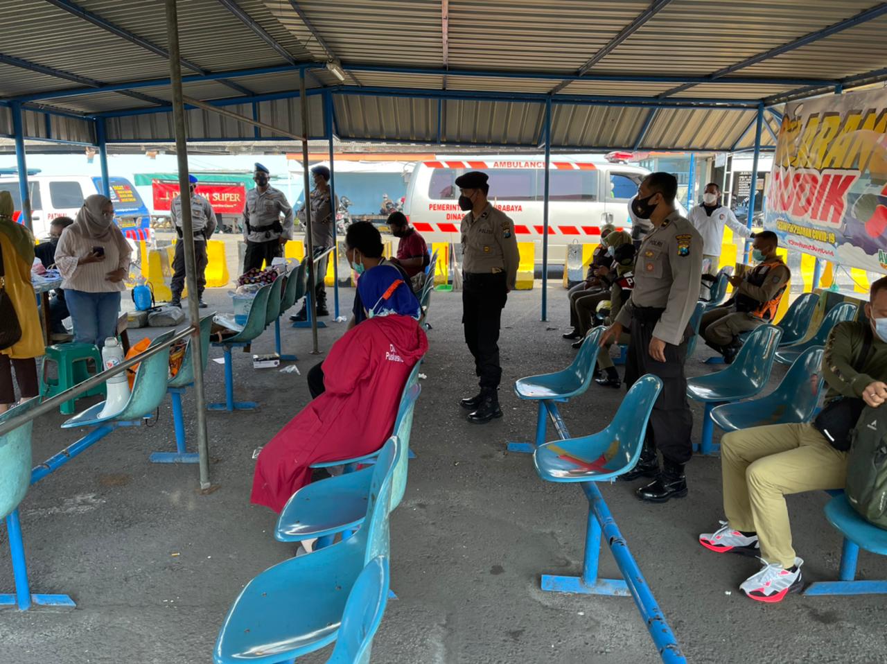 Polres Tanjung Perak Bersama Instansi Gabungan Tetap Laksanakan Penyekatan di Dermaga Ujung