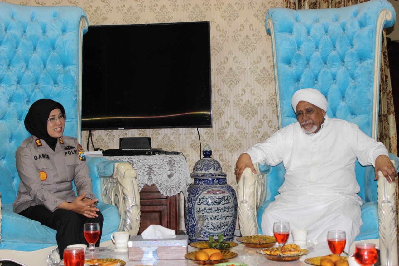 Silaturahmi Ke Toga & Tomas, Kapolres Tanjung Perak Titip Pesan Ciptakan Kondusifitas